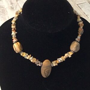 Agate stone necklace